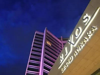 Grand Convention Center מלון 5*