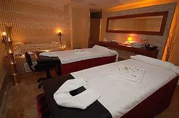 Grand Convention Center מלון 5*