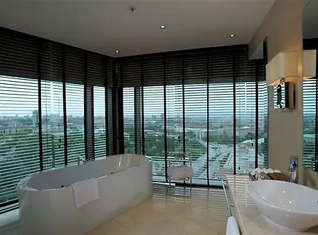 Grand Convention Center Hotel