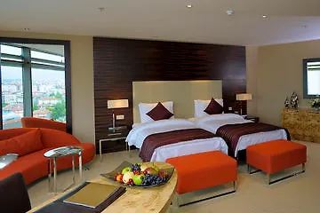 Grand Convention Center מלון 5*