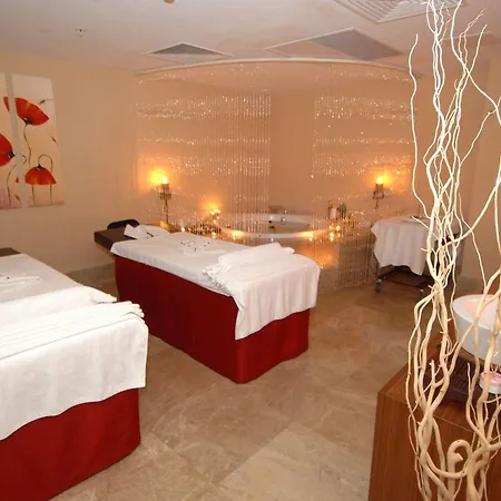 ومركز مؤتمرات Grand فندق